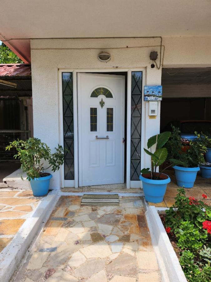 Queen Aspri Apartment 3' Min To The Beach! Antikyra Exterior photo